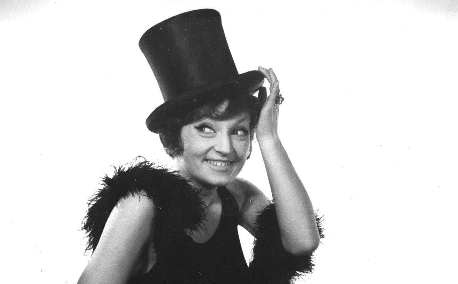 Barbara Rylska nie żyje. Odeszła gwiazda filmu Barei i Kabaretu ...