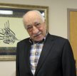 Fethullah Gülen od 1999 roku mieszka w Pensylwanii w USA. Władze Turcji uważają go za przywódcę orga