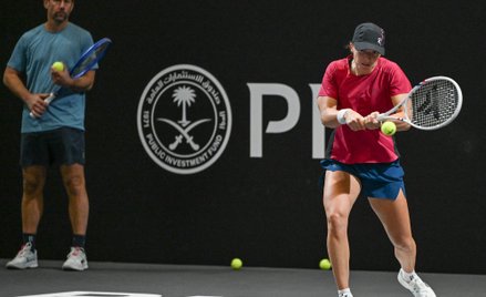 Od momentu rozpoczęcia kariery zawodowej w 2016 r. Iga Świątek pracowała z trzema trenerami. Ostatni