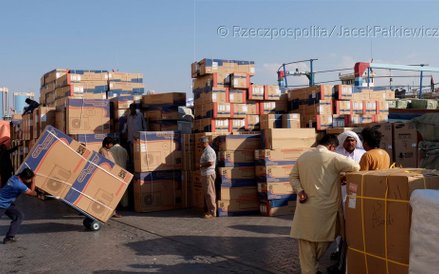 Nabrzeże Port Said w Deira to prawdziwy stary Dubaj, gdzie Wschód spotyka się z Zachodem