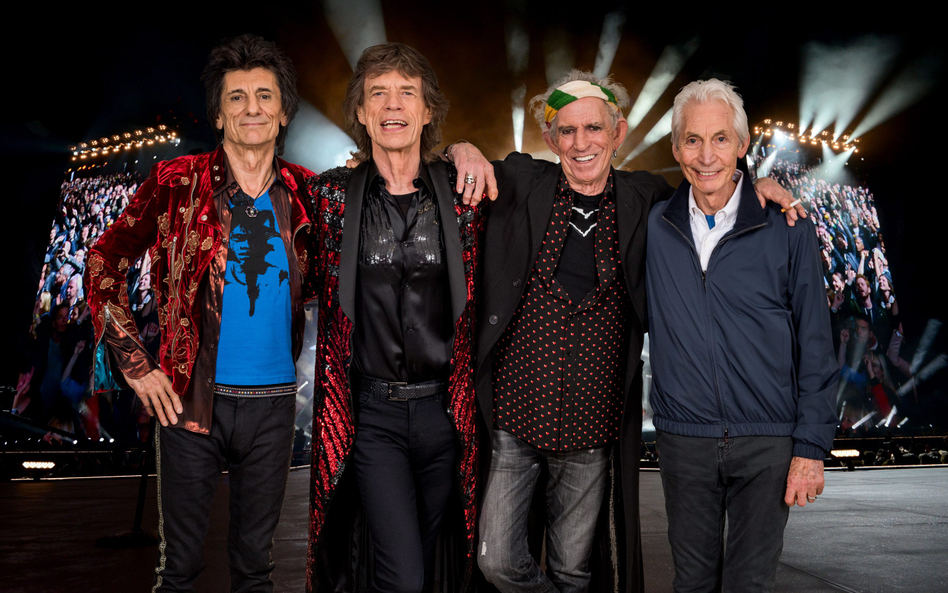 Ron Wood (1947), Mick Jagger (1943), Keith Richards (1943), Charlie Watts (1941). Razem mają 295 lat