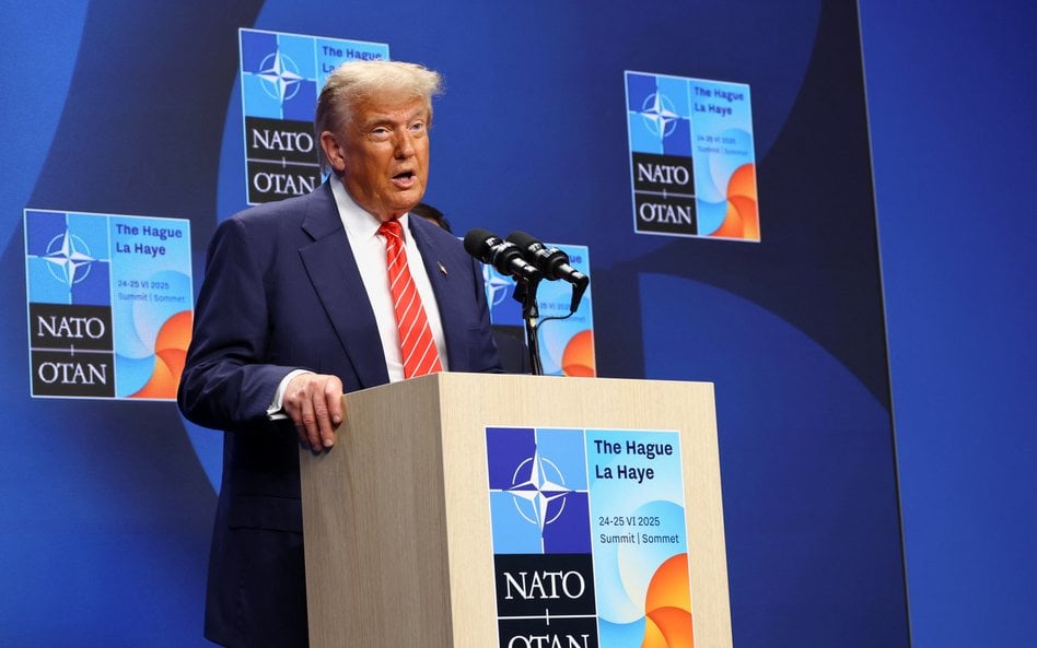 Donald Trump podczas szczytu NATO w Hadze.
