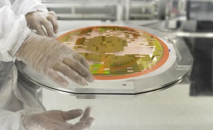 Problemy z podażą półprzewodników biją w gigantów