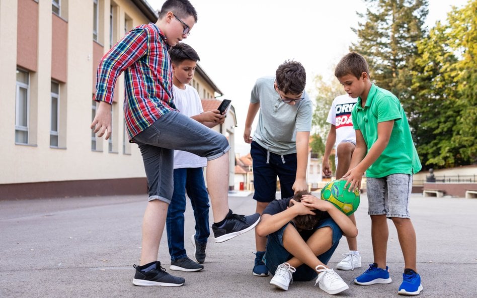 Czego żądać od szkoły, gdy dziecko doświadcza przemocy?