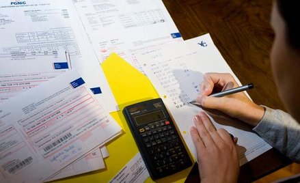 Przedmiotem świadczenia na rzecz najemców jest usługa główna, tj. najem nieruchomości, a kosztów dod