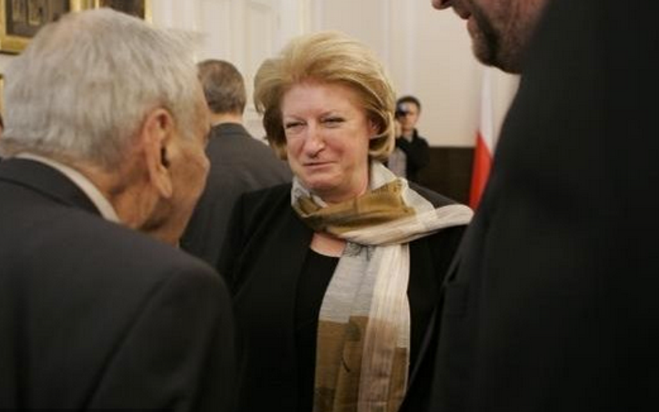 13 czerwca - Była premier Hanna Suchocka otrzymała w Bratysławie z rąk prezydenta Słowacji Andreja K