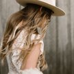Styl boho zdobył serca miłośniczek mody na całym świecie.