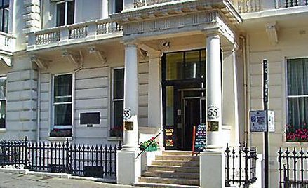 Ambasada gotowa kupić londyńskie Ognisko