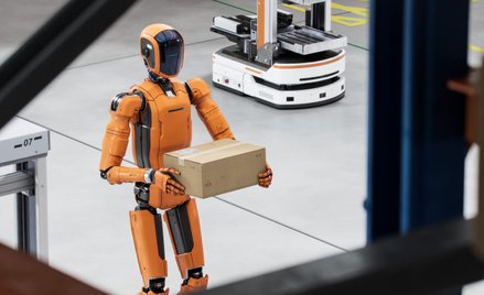 Humanoidalne roboty uczą się wykonywać pracę ludzi m.in. w fabrykach / zdjęcie ilustracyjne