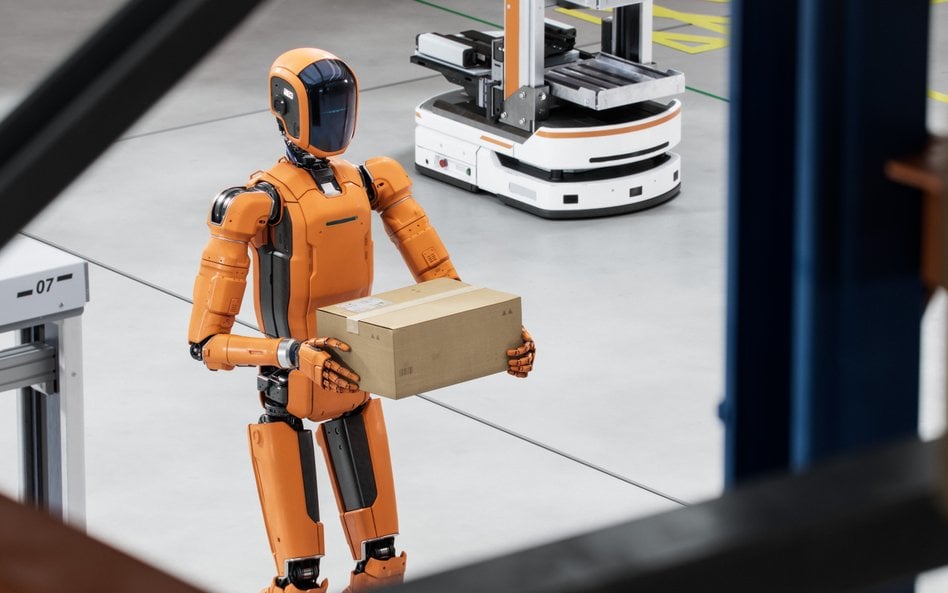 Humanoidalne roboty uczą się wykonywać pracę ludzi m.in. w fabrykach / zdjęcie ilustracyjne