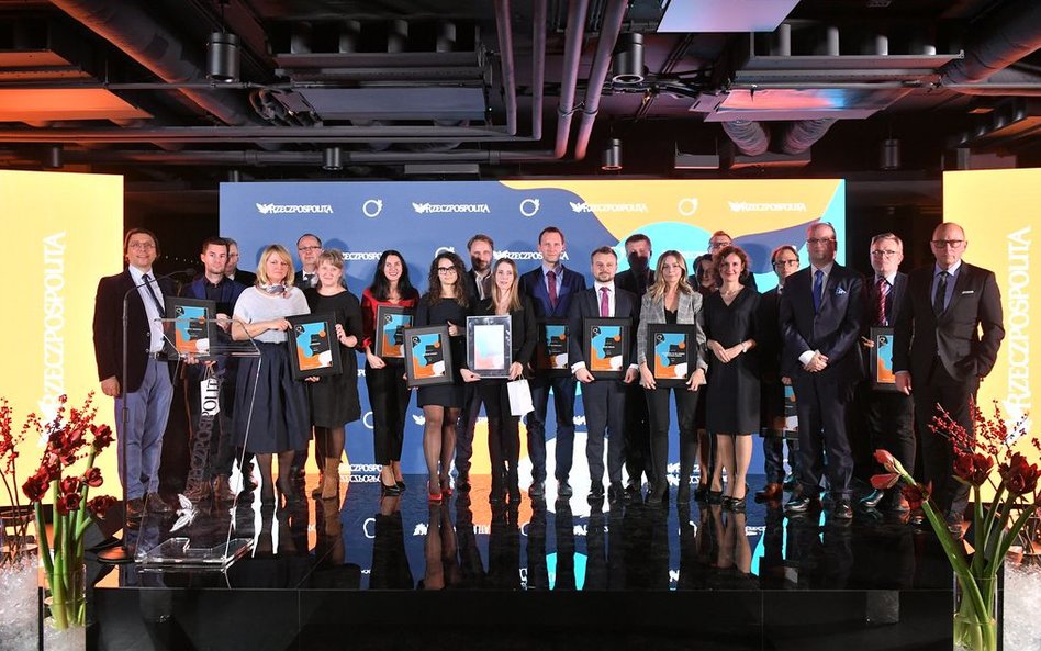 Laureaci i członkowie kapituły konkursu Orzeł Innowacji.