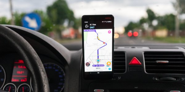 Waze navigation gets personalized features, boosting competition with Google Maps