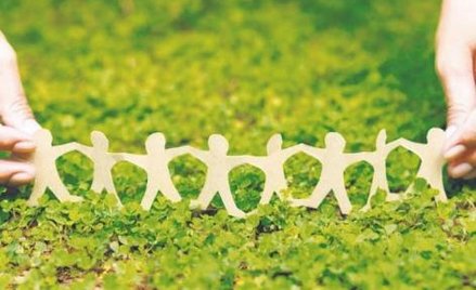 Coraz więcej firm działających na polskim rynku opracowuje i wdraża strategie CSR (ang. Corporate So