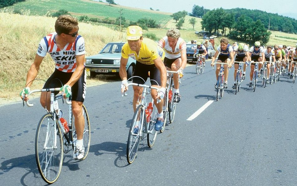 Tour de France ’85. Joël Pelier – typowy équipier (pierwszy z lewej) oraz lider i „patron” wyścigu B