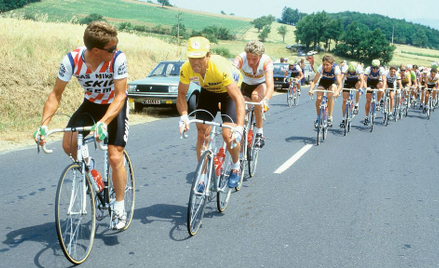 Tour de France ’85. Joël Pelier – typowy équipier (pierwszy z lewej) oraz lider i „patron” wyścigu B