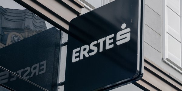 Santander znika, Erste wchodzi do gry. Co to znaczy dla klientów?