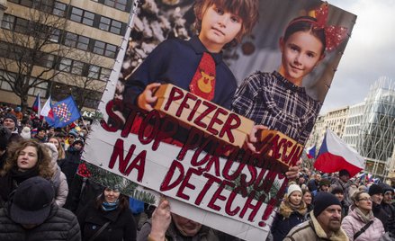 Tysiące Czechów protestowało w Pradze przeciw obostrzeniom