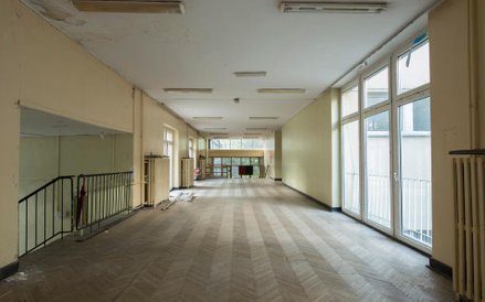 Budynek dawnej szkoły przy Emilii Plater 29. Fot. Igor Oleś