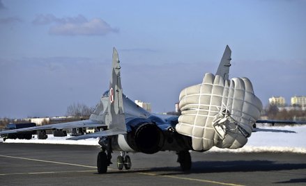 Malbork: Awaryjne lądowanie MiG-a-29 po rozszczelnieniu kabiny