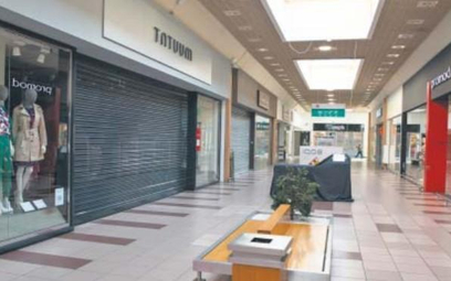 Większość sklepów w centrach handlowych nadal będzie zamknięta.