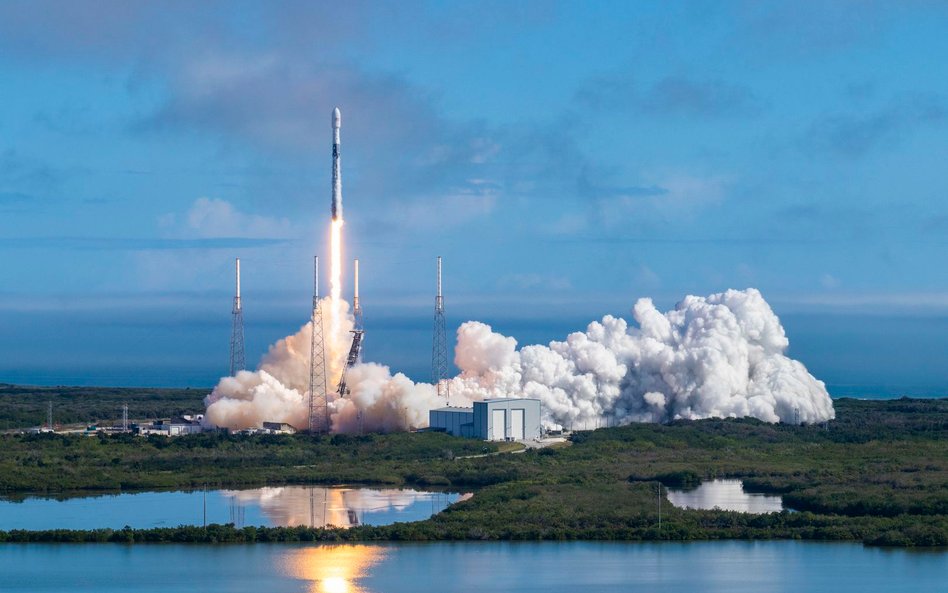 Musk zbuduje dla Pentagonu satelity do śledzenia pocisków