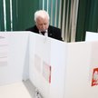 Jarosław Kaczyński ma poczucie, że w wyborach europejskich odbił się od dna (na zdjęciu oddaje głos 
