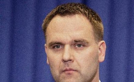 Na GPW czyszczenie zarządów na półmetku