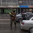Żołnierz ukraińskiej Gwardii Narodowej na ulicy Kijowa