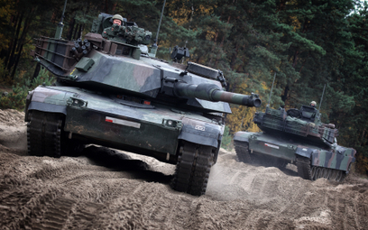 Ćwiczenia wojskowe. Na zdjęciu czołgi Abrams.
