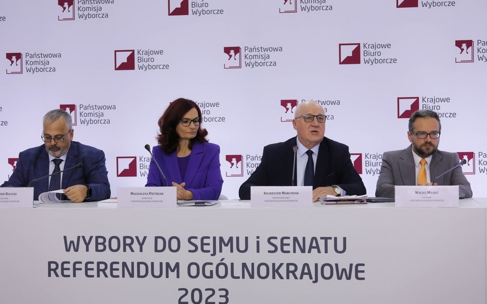 Kolejna konferencja PKW.  Spłynęly wszystkie protokoły z zagranicznych komisji