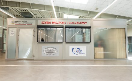 Na lotnisku w Katowicach wyrobisz paszport w kwadrans. Paszport tymczasowy