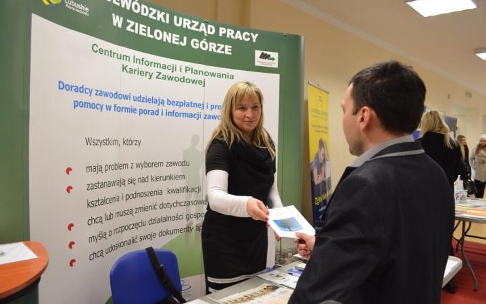 Wojewódzkie i powiatowe Urzędy Pracy starają się jak najlepiej przygotować poszukujących pracy  do o