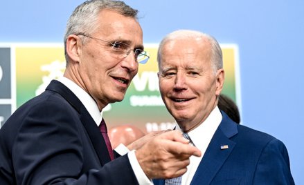 Sekretarz generalny NATO Jens Stoltenberg (na zdjęciu z prezydentem USA Joe Bidenem) przekonywał, że