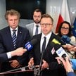 Członkowie komisji śledczej ds. wyborów korespondencyjnych, od lewej: Jacek Karnowski, Bartosz Romow