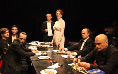 „Hamlet” z Zagrzebia jest spektaklem o naturze polityki.