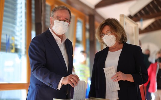 Armin Laschet głosował w towarzystwie swej żony Susanne