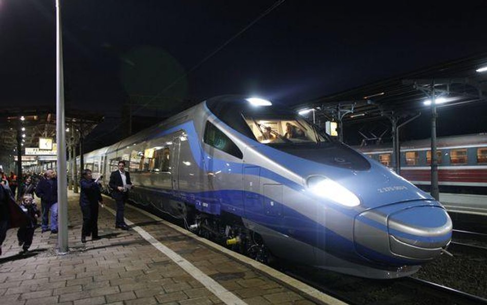 Internet we wszystkich ekspresach Intercity, ale nie w pendolino