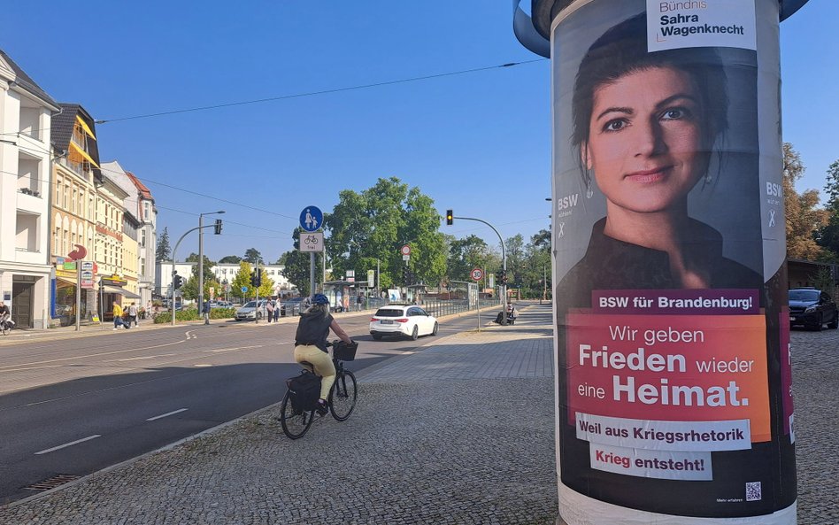 „Ponownie dajemy pokój” głosi plakat wyborczy Sahry Wagenknecht w Brandenburgii