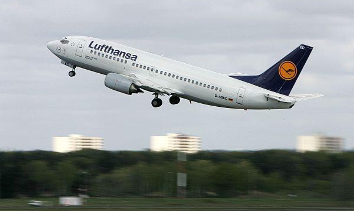 Люфтганза авиакомпания. Самолет Люфтганза. Рейс 540 Lufthansa. Lufthansa Пермь.