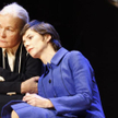 Spektakl "Trzy Kolory"; Na zdjęciu Hildegard Schmahl i Sylvana Krappatsch; Fot. Andreas Pohlmann
