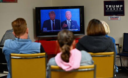 Twitter usuwa konta "zakłócające konwersacje" w czasie debaty w USA