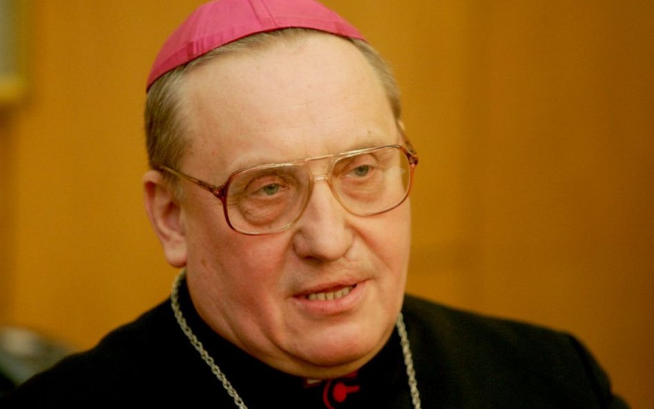 Białoruś: Zwierzchnik Kościoła utknął na granicy