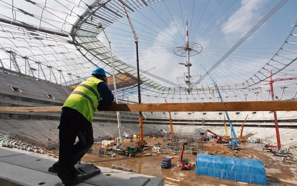 Zdaniem analityków marże na kontraktach stadionowych powinny być dodatnie. Umowa na budowę Stadionu 