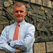 Janusz Cisek przed wejściem do Muzeum Wojska Polskiego, w którym znów – jak co roku 11 listopada – p