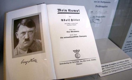 Protest przeciwko wydaniu „Mein Kampf”