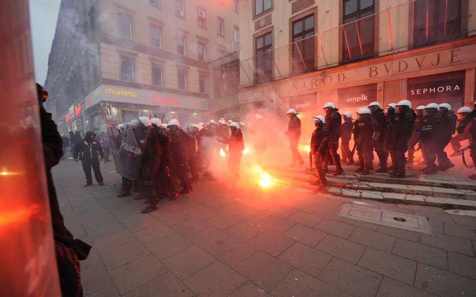 Sondaż: Czy Marsz Niepodległości powinien być nadal organizowany?