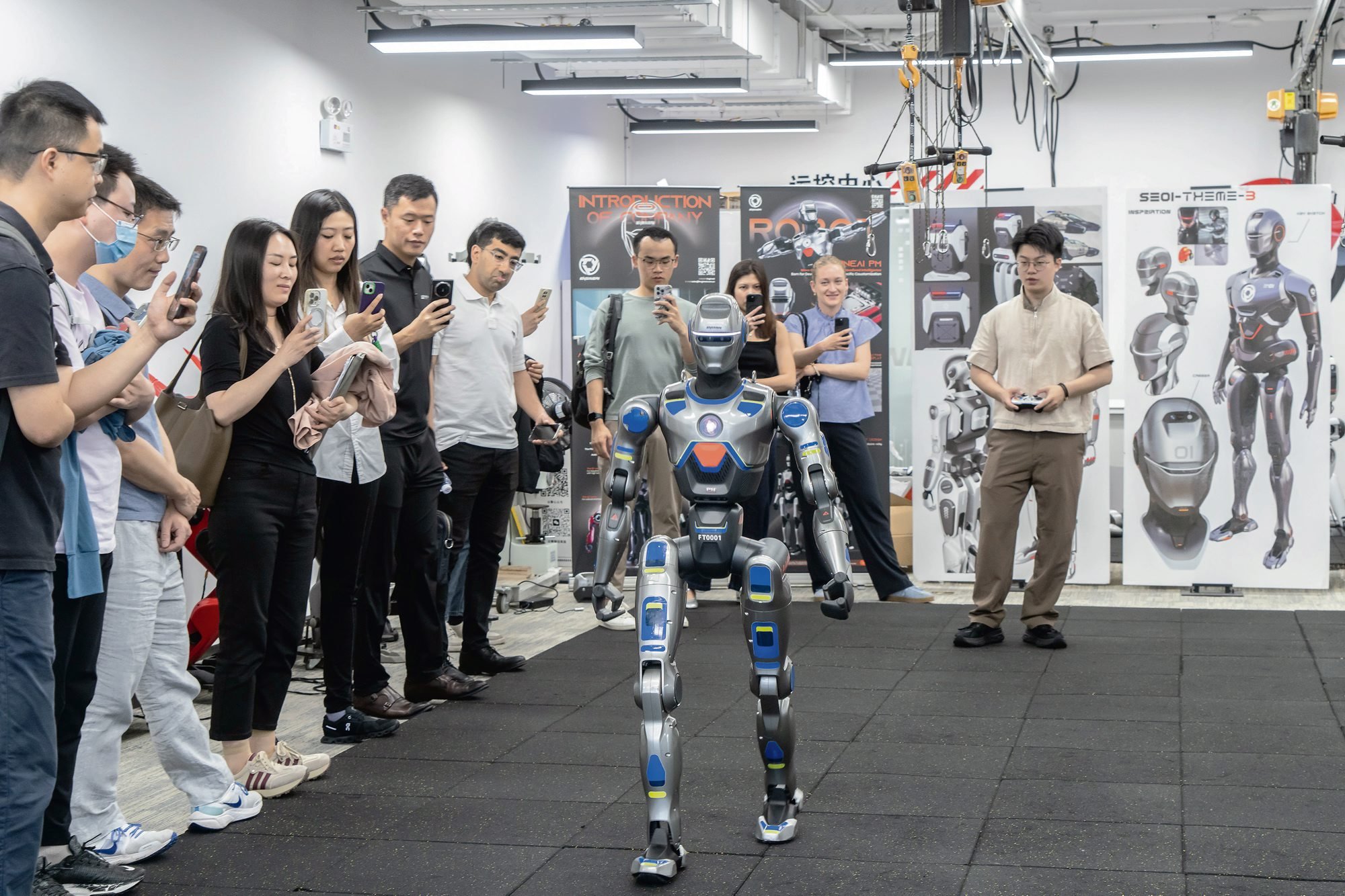 Prof. Góralczyk: Chiny chcą podbić świat robotami AI i energetyką jądrową