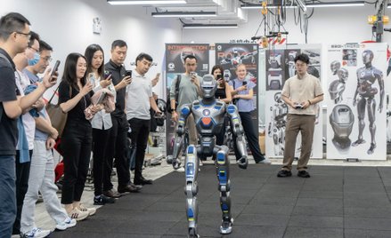 Chińskie roboty nie tylko w większości sterowane są przez sztuczną inteligencję (jak model PM01 na p