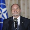 Wydatki MON w 2017 roku. Komu da pieniądze Macierewicz