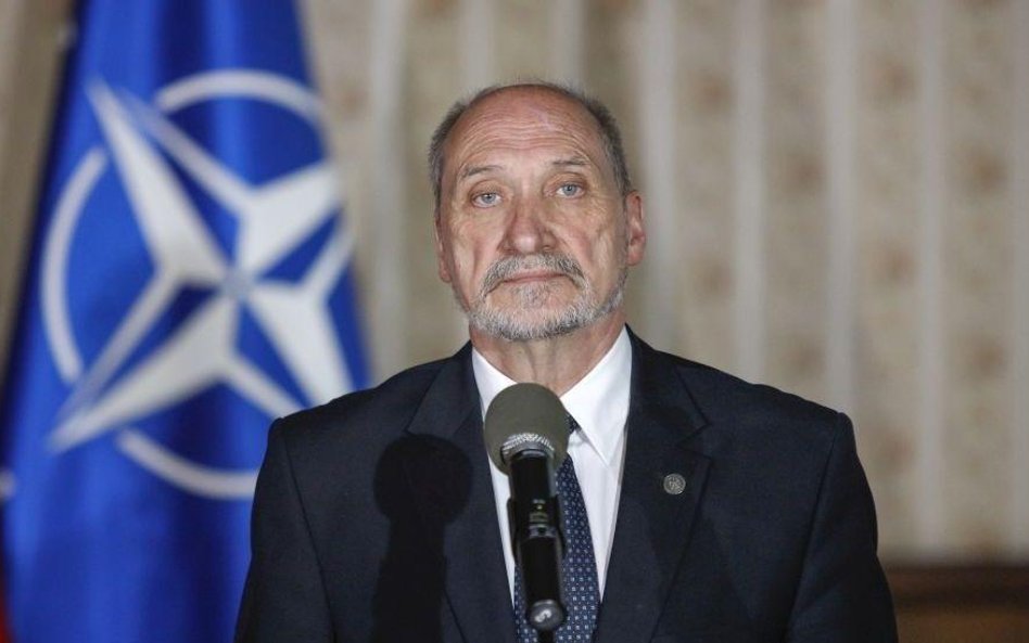 Antoni Macierewicz w telewizji Trwam: Matka Boska pomogła w Sejmie